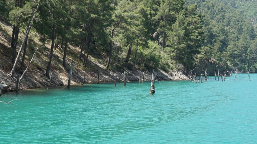 Sinanhoca köyü yolu ve Toros manzarası